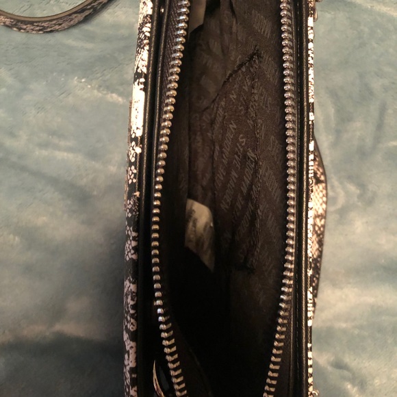 NWT Snake print crossbody purse - Picture 4 of 6